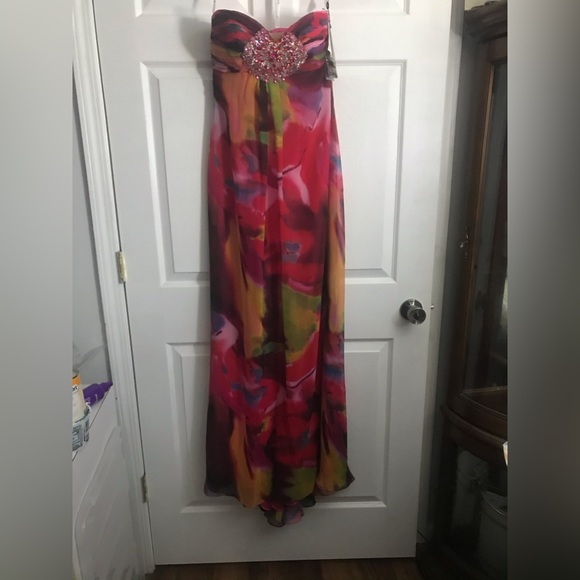 New Jovani Fushcia Prom/ Pageant / Homecoming/ Bridesmaid Dress. sizes 2 & 4 - Picture 6 of 7